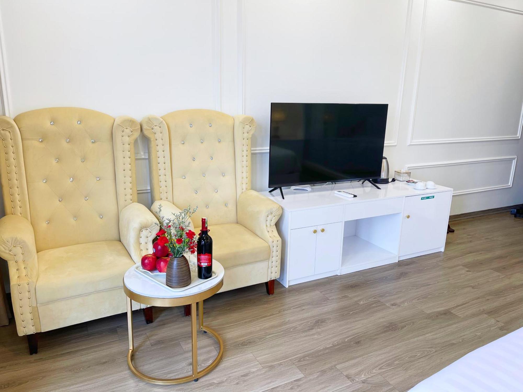 Chemi Noi Bai Airport Hotel & Travel Hanoi Exteriör bild